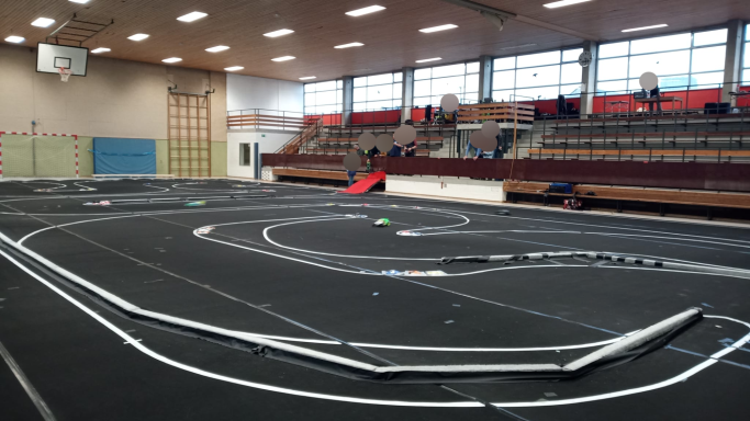 Rennstrecke mit sich zur Tribühne