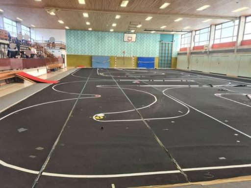 Rennstrecke in der Halle